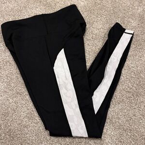 ZYIA White Leopard Strip Leggings size 6-8